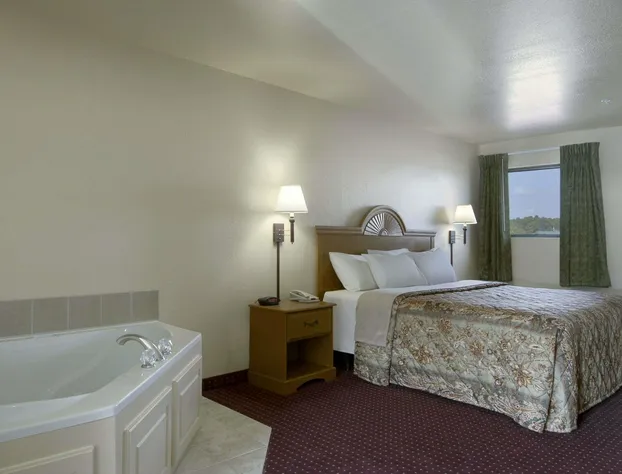 Days Inn by Wyndham Centre hotel detail image 2