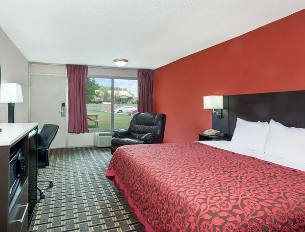 Days Inn by Wyndham Cullman hotel detail image 2