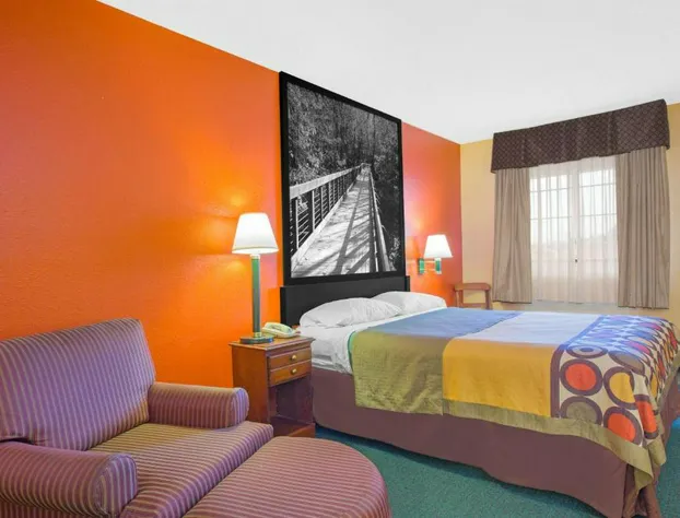 Super 8 by Wyndham Talladega AL hotel detail image 4