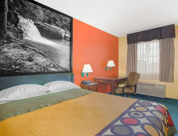 Super 8 by Wyndham Talladega AL hotel detail image 2