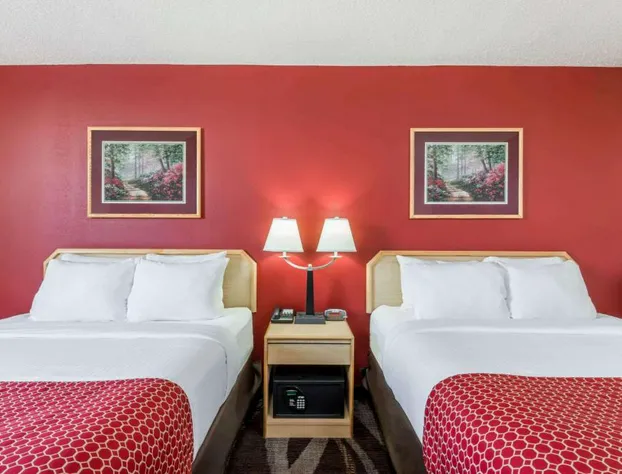 Days Inn by Wyndham Gillette hotel detail image 3