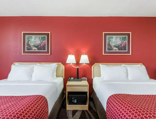 Days Inn by Wyndham Gillette hotel detail image 4