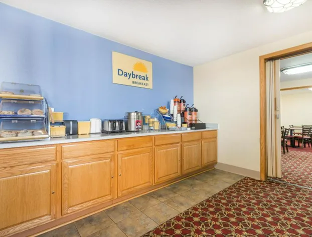 Days Inn by Wyndham Gillette hotel detail image 2