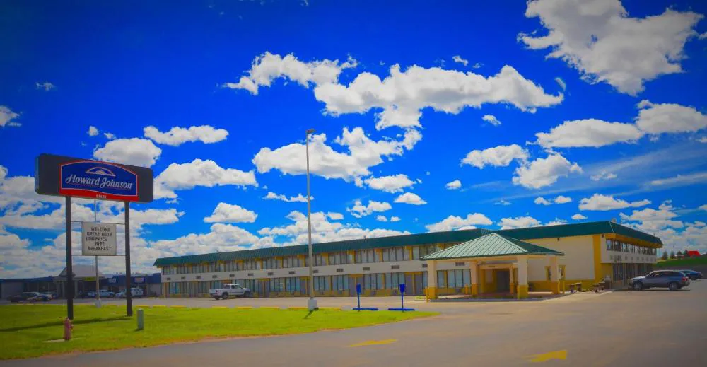 Howard Johnson by Wyndham Gillette hotel hero