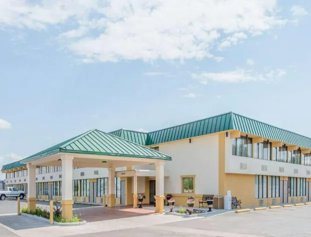 Howard Johnson by Wyndham Gillette hotel detail image 1