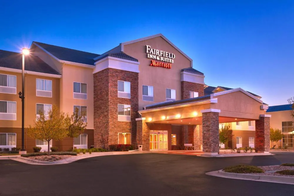Fairfield Inn & Suites by Marriott Gillette hotel hero