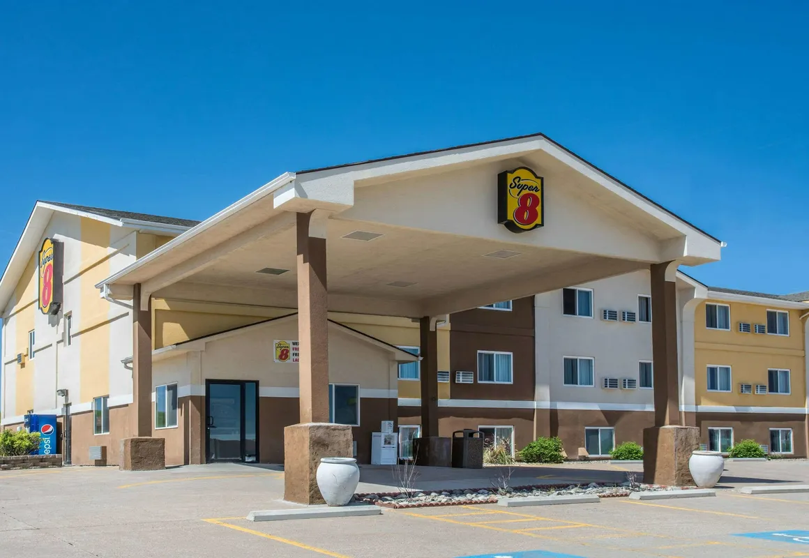 Super 8 by Wyndham Gillette hotel hero