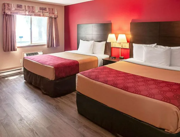 Econo Lodge on the Bay hotel detail image 3