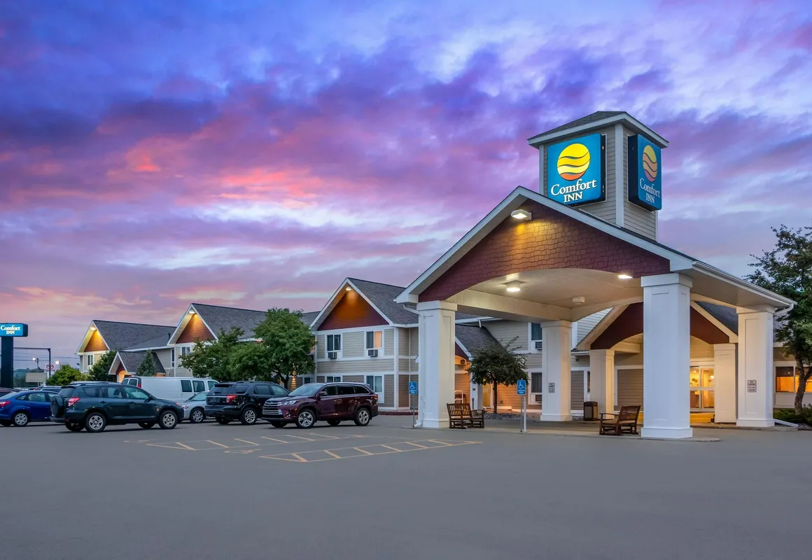 Comfort Inn Iron Mountain North hotel hero