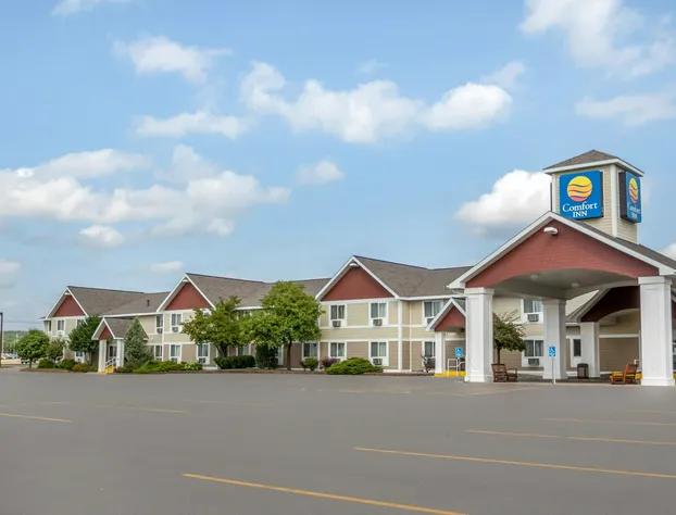 Comfort Inn Iron Mountain North hotel detail image 1