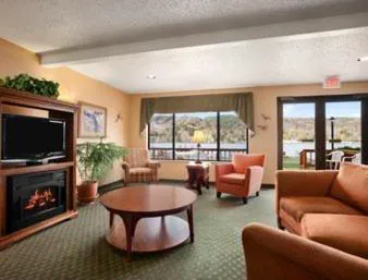 Super 8 by Wyndham Houghton hotel detail image 3