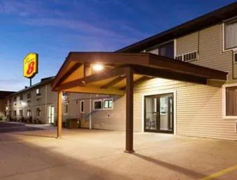 Super 8 by Wyndham Houghton hotel hero