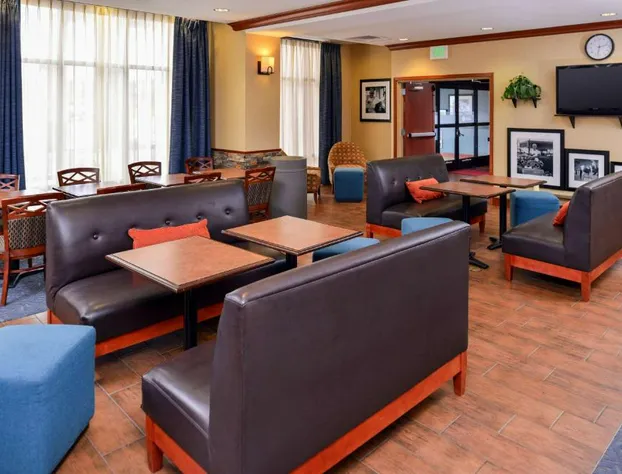 Hampton Inn Evanston hotel detail image 3