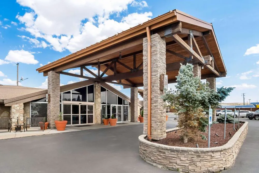Best Western Outlaw Inn hotel hero