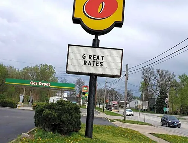 Super 8 by Wyndham Watseka hotel detail image 1