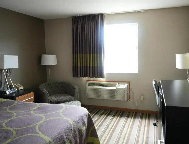 Super 8 by Wyndham Watseka hotel detail image 4