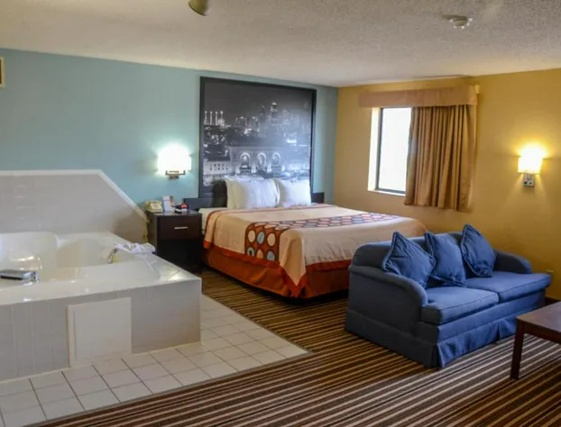Super 8 by Wyndham Warrenton hotel detail image 3