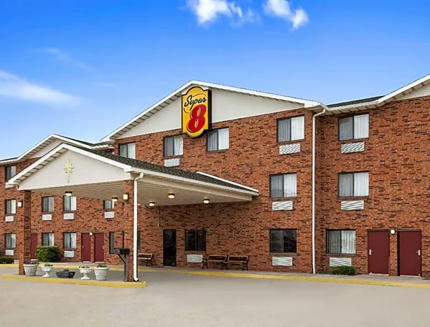 Super 8 by Wyndham Bowling Green hotel detail image 1