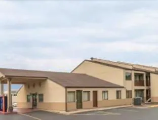 Days Inn by Wyndham Hannibal hotel detail image 2