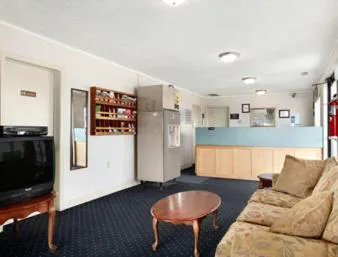 Days Inn by Wyndham Hannibal hotel detail image 3