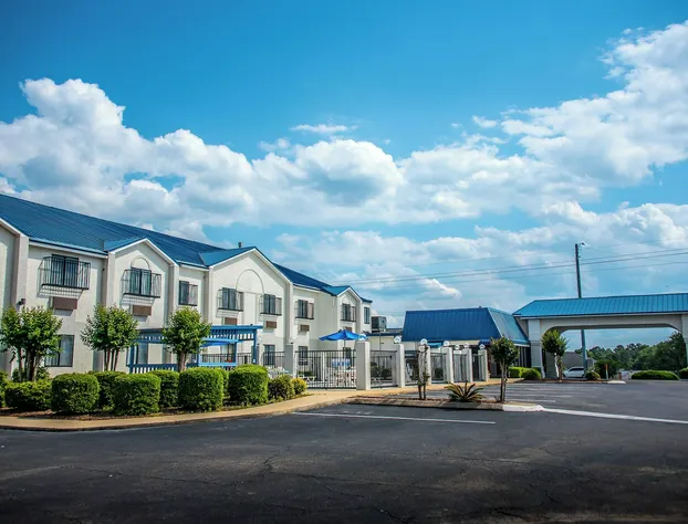 Days Inn by Wyndham Troy hotel detail image 4