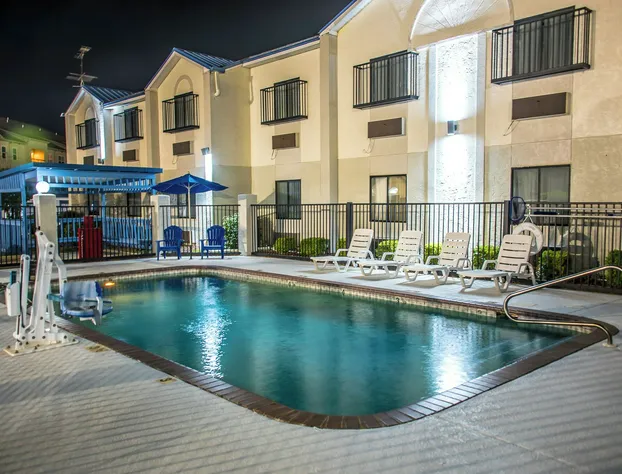 Days Inn by Wyndham Troy hotel detail image 2