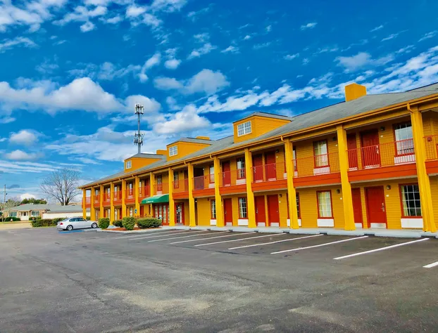 Baymont by Wyndham Selma hotel detail image 2