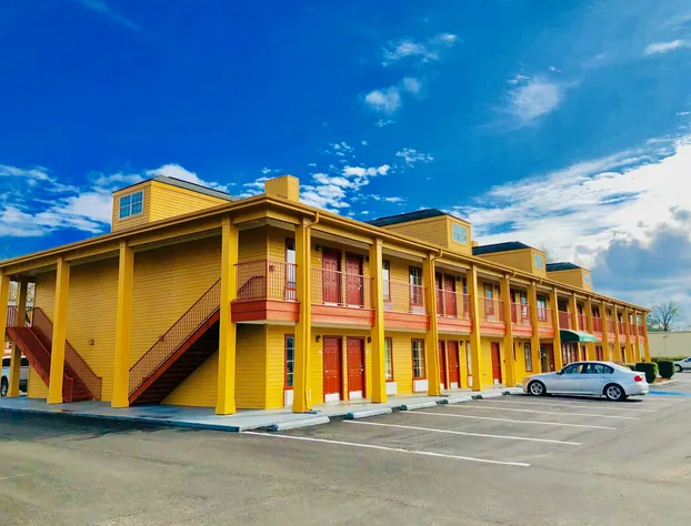 Baymont by Wyndham Selma hotel detail image 3