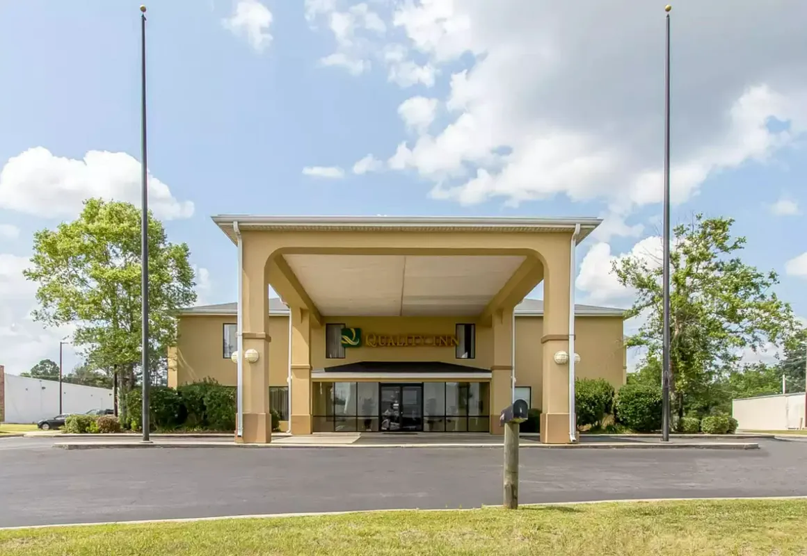 Quality Inn Andalusia hotel hero