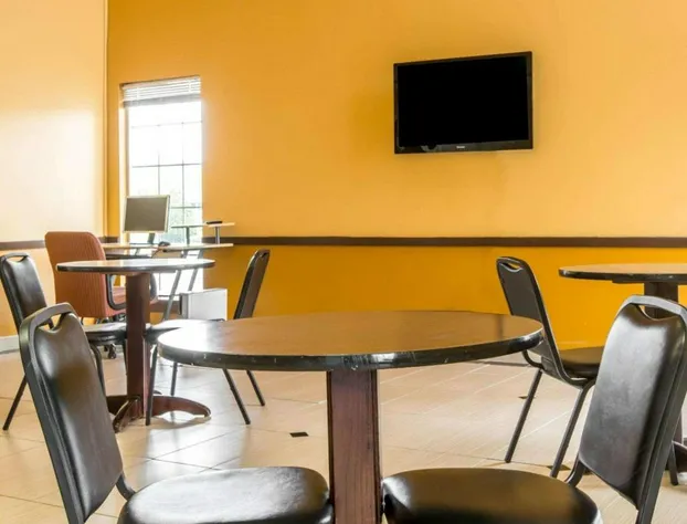 Econo Lodge Eufaula South hotel detail image 4