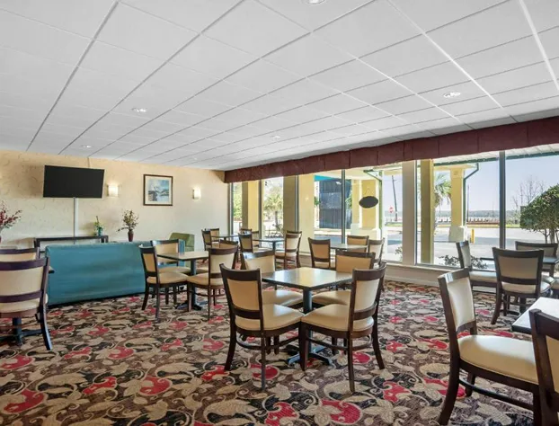 Quality Inn & Suites near Lake Eufaula hotel detail image 4