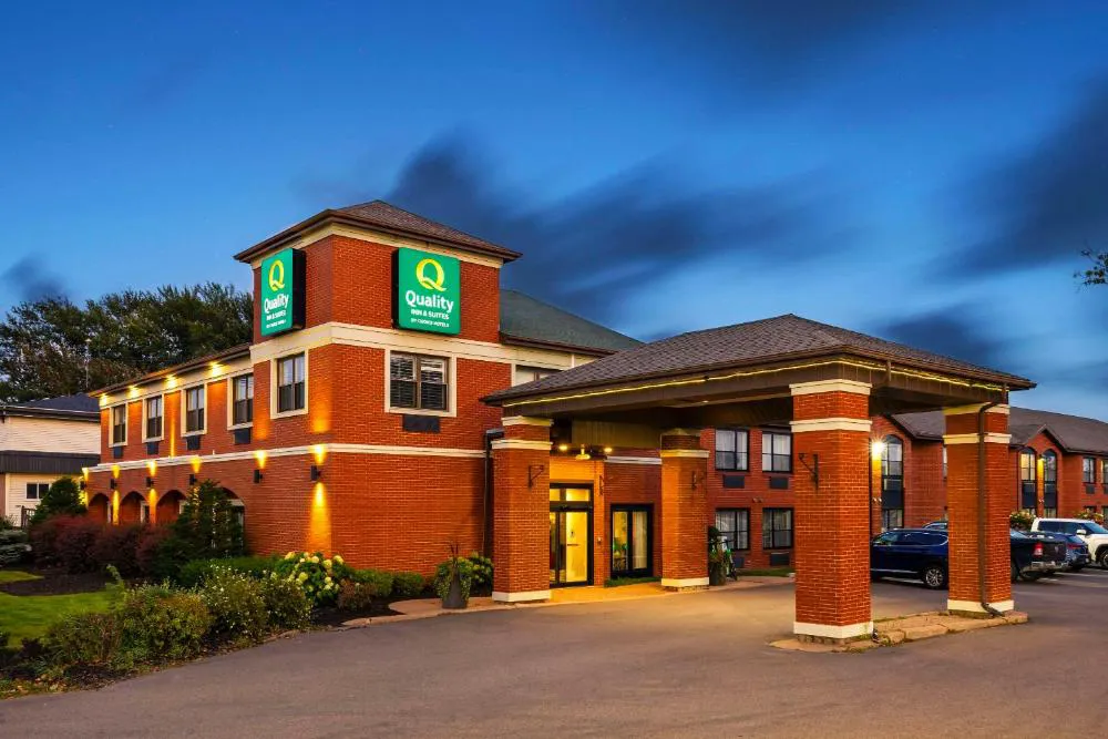 Quality Inn & Suites Garden of the Gulf hotel hero