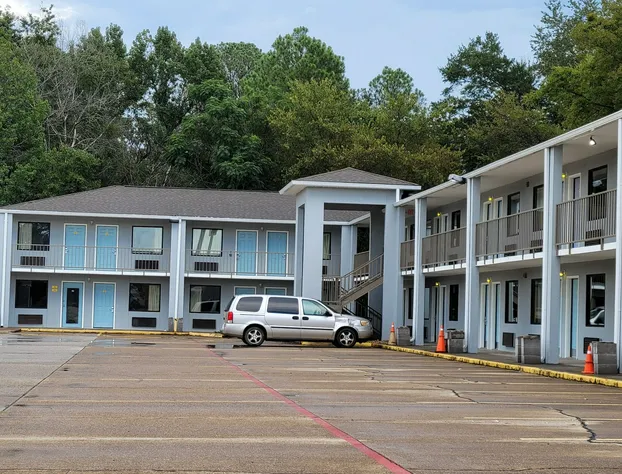 Super 8 by Wyndham Arkadelphia Caddo Valley Area hotel detail image 2