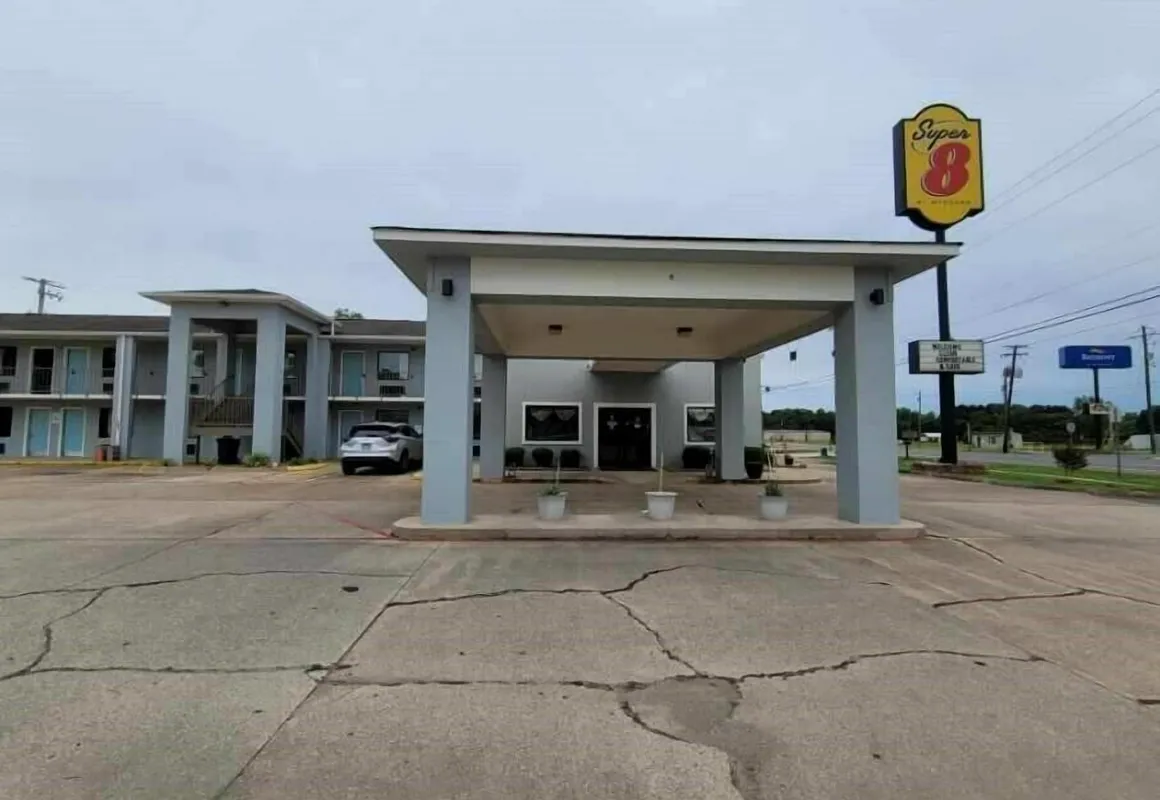 Super 8 by Wyndham Arkadelphia Caddo Valley Area hotel hero