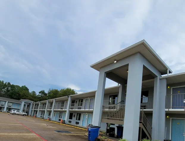 Super 8 by Wyndham Arkadelphia Caddo Valley Area hotel detail image 2