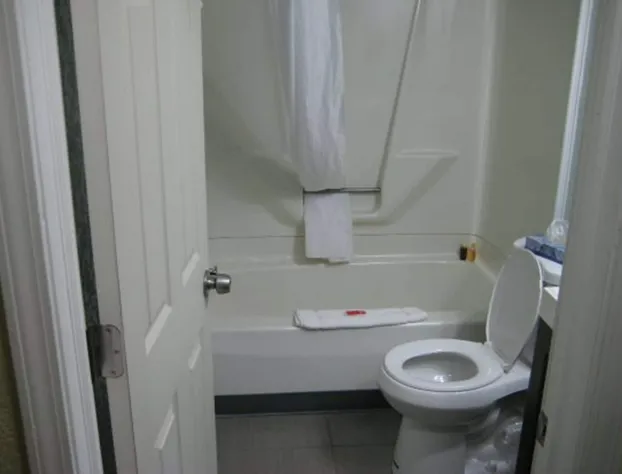 Econo Lodge hotel detail image 3