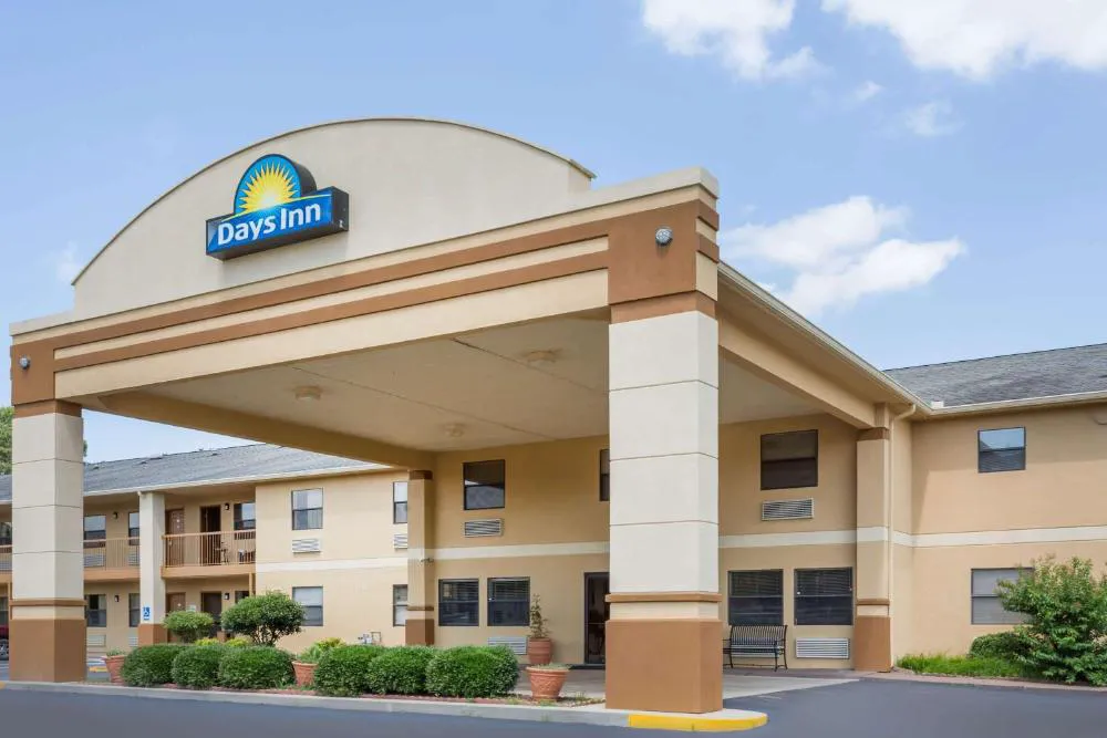 Days Inn by Wyndham Fordyce hotel hero