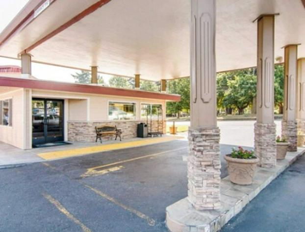 Quality Inn & Suites Airport hotel detail image 2