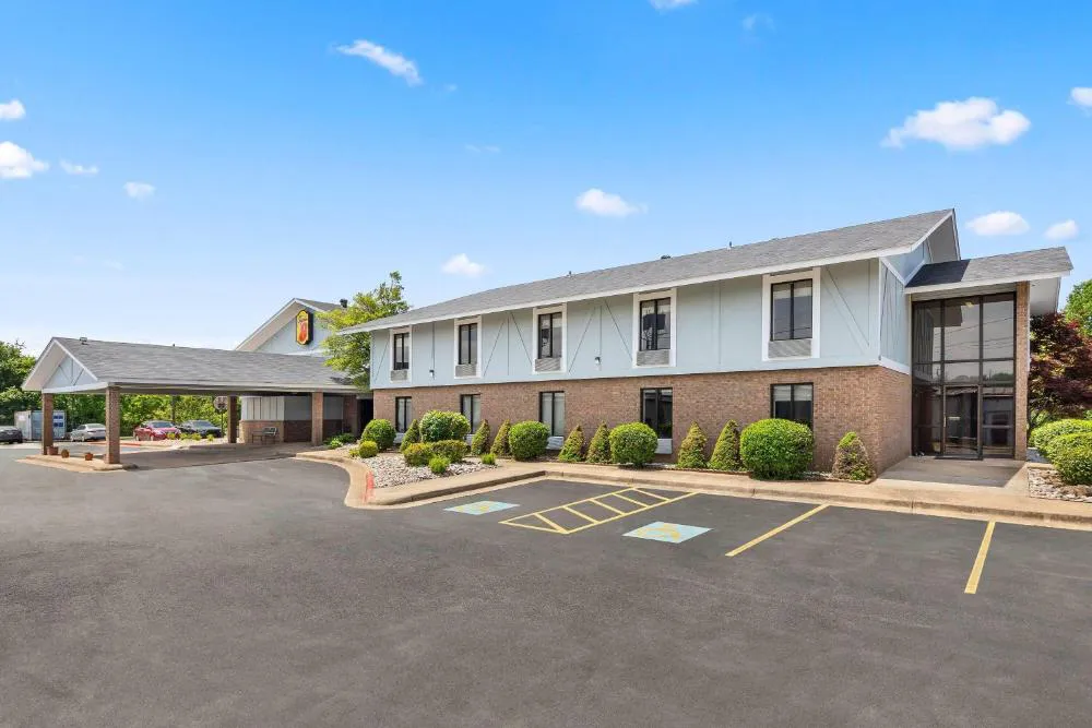 Super 8 by Wyndham Harrison AR hotel hero
