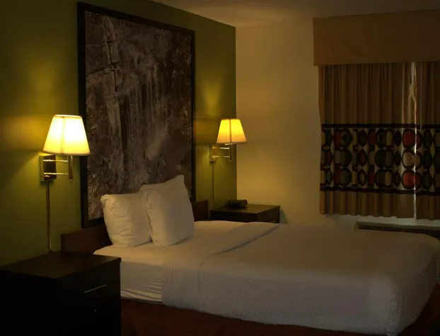 Super 8 by Wyndham Colby hotel detail image 4