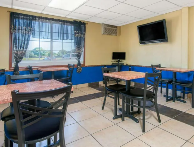 Days Inn by Wyndham Great Bend hotel detail image 3