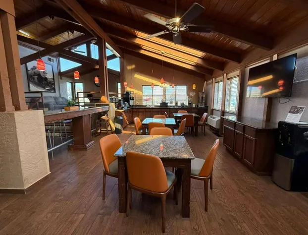 Super 8 by Wyndham Hutchinson hotel detail image 3