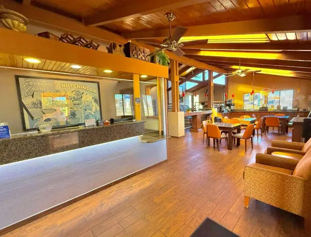 Super 8 by Wyndham Hutchinson hotel detail image 1