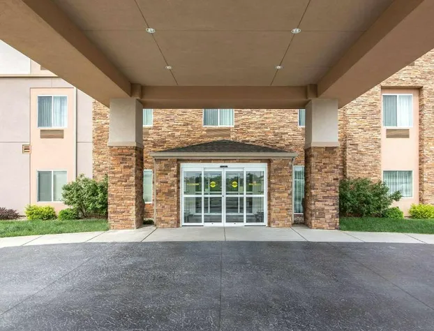 Sleep Inn And Suites Haysville hotel detail image 1