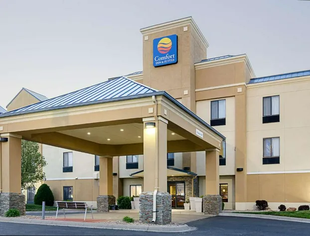 Comfort Inn & Suites Hutchinson hotel detail image 2