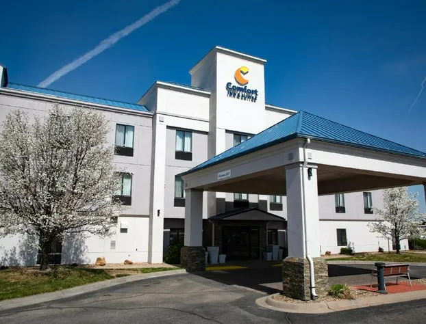 Comfort Inn & Suites Hutchinson hotel detail image 4