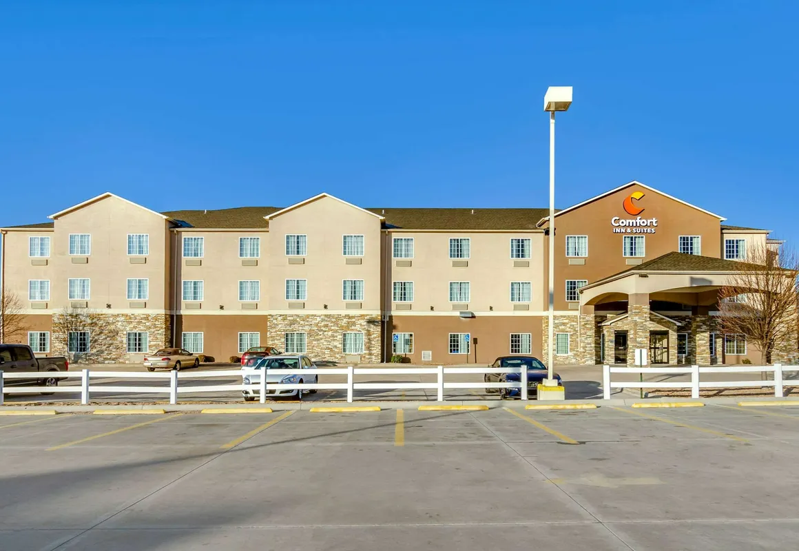 Comfort Inn & Suites near Bethel College hotel hero