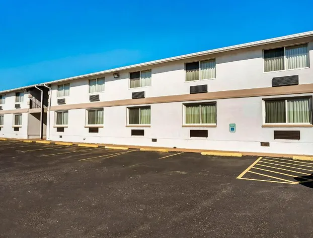 OYO Townhouse Dodge City KS hotel detail image 1