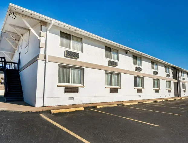 OYO Townhouse Dodge City KS hotel detail image 2