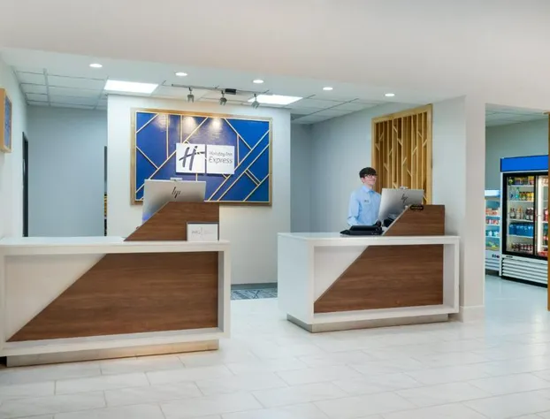 Holiday Inn Express Hotel & Suites Pratt by IHG hotel detail image 2